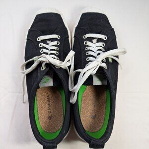 Cariuma OCA Low Black Canvas Sneaker Women's US Size 11 Men's US Size 9.5